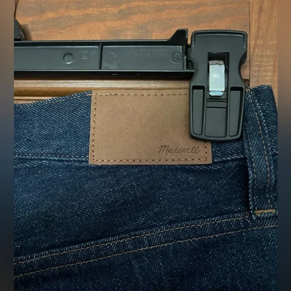 Madewell | The Perfect Vintage Straight Jean - Picture 4 of 5